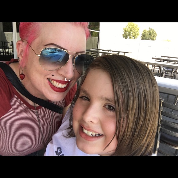 Meet Your Posher GL4uri3 🤘🏻☠️💋 - Picture 8 of 8